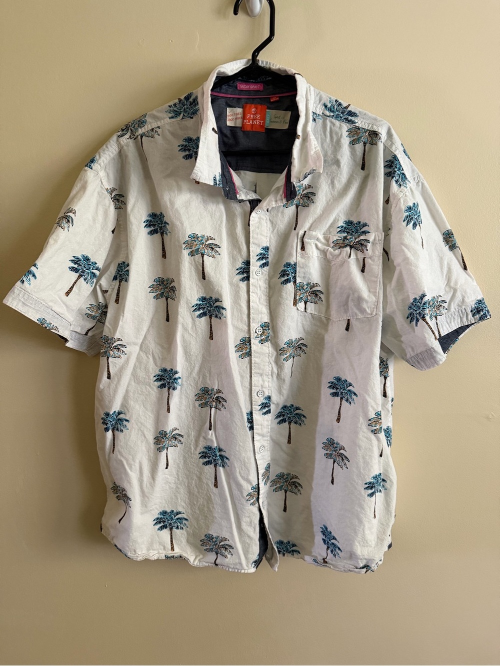 Free Planet White Short-Sleeve Palm Print Button-Down Shirt